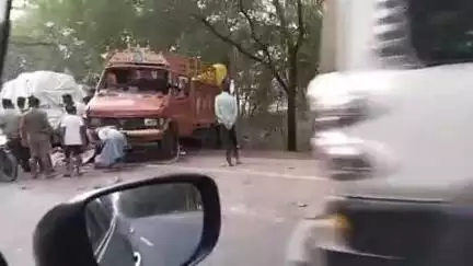 अभी करीब 6:00 सुबह मानसी 5km ढाला के पास 3 गाड़ी आपस में टकराया भयंकर हादसा:अवधेश गोयल