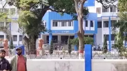 डोमचांच के नवलशाही थाना क्षेत्र अंतर्गत कुंडीधनवार गांव में जमीनी विवाद को लेकर नवलशाही थाने की गई शिकायत