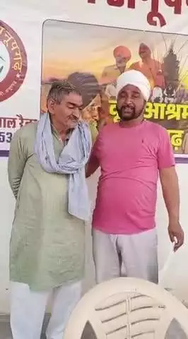 Ashok Kumar Badwa ji ne apni poti ka janmdin vriddh aashram Anupgarh Mein Rah Rahe bujurgon ke sath Manaya