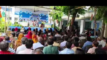 করিমপুর ১: শিকারপুরে সাংগঠনিক মিটিংয়ের পাশাপাশি শিকারপুরে চার্চের ফাদারদের সঙ্গে দেখা করলেন সাংসদ সহ অন্যান্যরা