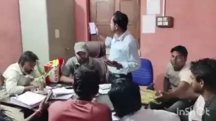 চাঁচল ২: মালতিপুর তৃণমূল কার্যালয়ে দলের নেতৃত্বদের নিয়ে দলীয় কর্মসূচির বিষয়ে আয়োজিত হলো সভা