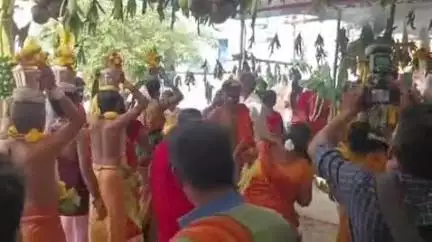 சிவகிரி: அருள்மிகு ஸ்ரீ சந்தன மாரியம்மன் கோவில் கும்பாபிஷேகம் 12 ஆண்டுகளுக்கு பிறகு நடைபெற்றது