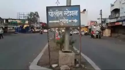 मुखेड: पाळा ते जाऊर जाणाऱ्या रोडवर अवैध रेती चोरी वाहतूक करणारे हायवा मुखेड पोलिसांनी पकडले, गुन्हा नोंद