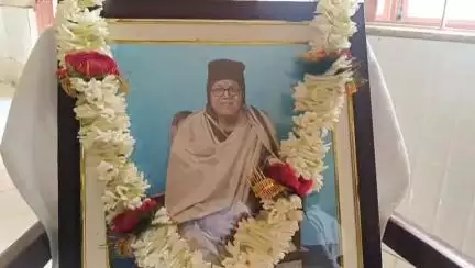 সদর: রানির খামারে রামকৃষ্ণ বিবেকানন্দ আশ্রমে স্মরণসভা ও রক্তদান শিবিরের আয়োজন, উপস্থিত বিধানসভার উপাধ্যক্ষ সহ অন্যান্যরা