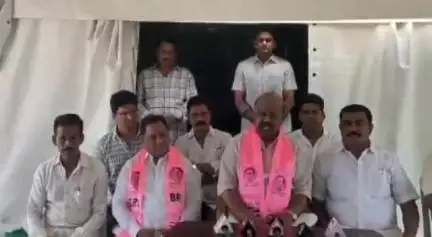 ఎల్కతుర్తి: ఎల్కతుర్తి-చింతలపల్లి గ్రామాల్లో ఈనెల 27న BRS పార్టీ రజతోత్సవ సభ  కార్యకర్తలు రావాలని MLC మధుసూదన చారి పిలుపునిచ్చారు.