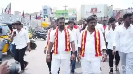 ஆற்காடு: ஆற்காடு பேருந்து நிலையத்தில் தவெக சார்பில் தண்ணீர் பந்தல் திறப்பு விழா நடைபெற்றது