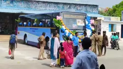 செங்கம்: பேருந்து நிலையத்தில் இருந்து சாத்தனூர் அணை செல்லும் புதிய பேருந்தை செங்கம் MLA மு.பெ.கிரி இயக்கி தொடங்கி வைத்தார்
