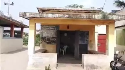 அணைக்கட்டு: சத்தியமங்கலம் ஊராட்சியில் உள்ள விஏஓ அலுவலகம் மேற்கூரை சேதம் சமூக வலைதளங்களில் வைரலாகும் வீடியோ நடவடிக்கை எடுக்க கோரிக்கை