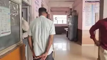 ಹುಕ್ಕೇರಿ: ಹುಕ್ಕೇರಿ ತಹಶೀಲ್ದಾರ್ ಕಚೇರಿಗೆ ಲೋಕಾಯುಕ್ತ ಅಧಿಕಾರಿಗಳು ದಿಢೀರ್ ಭೇಟಿ, ದಾಖಲಾತಿ ಪರಿಶೀಲನೆ