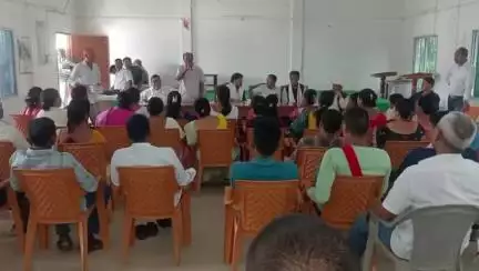 শদিয়া: তালাপ ডাঙৰীত অসম জাতীয় পৰিষদৰ মনোনীত প্ৰাৰ্থীৰ সৈতে বৈঠকত অংশগ্ৰহণ প্ৰাক্তন মন্ত্ৰী জগদীশ ভূঞাৰ