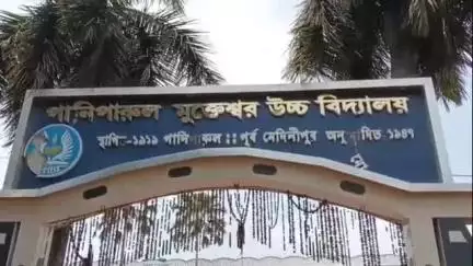 এগরা ২: এগরায় বিধায়কের স্কুলের ভুলে কন্যাশ্রী থেকে বঞ্চিত ছাত্রী আদালতের দ্বারস্থ পরিবার আজ সংবাদমাধ্যমের মুখোমুখি বঞ্চিত ছাত্রী