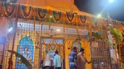পটাশপুর ২: আঠিলাগড়ি বালকেশ্বর শিবালয় মন্দিরে আজ সকলের মঙ্গল কামনায় পুজো দিলেন কাঁথির সাংসদ সৌমেন্দু অধিকারী