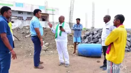 రుద్రంగి: లబ్ధిదారులు నిర్మించుకుంటున్న ఇందిరమ్మ ఇండ్లను క్షేత్రస్థాయిలో పరిశీలించిన కలెక్టర్ సందీప్ కుమార్ ఝా