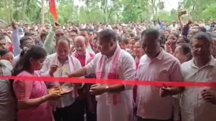 টিংখং: লেঙেৰীৰ ঘুটুংছিগাত মিত্ৰজোঁটৰ মুখ্য নিৰ্বাচনী কাৰ্যালয় আনুষ্ঠানিক ভাৱে মুকলি কৰিলে মন্ত্ৰী বিমল বড়াই