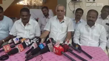 ఎలమంచిలి మున్సిపల్ ఛైర్మన్‌పై అవిశ్వాసంపై మాజీ ఎమ్మెల్యే కన్నబాబు సమావేశం