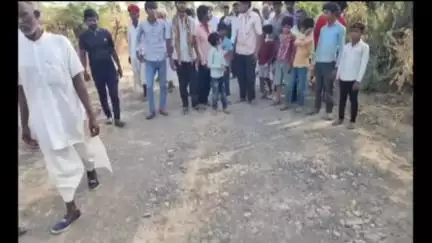 धोरीमन्ना: धोरीमन्ना से ओगाला गांव जाने वाली सड़क को व्यवस्थित बनाने की ग्रामीणों ने प्रशासन से की मांग #jansamasya