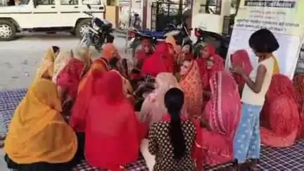 कुंवरिया: माताओं व बहनों ने पंचायत समिति कुंवारिया के सृजन की मांग को लेकर एकजुट होकर उठाया अनूठा कदम