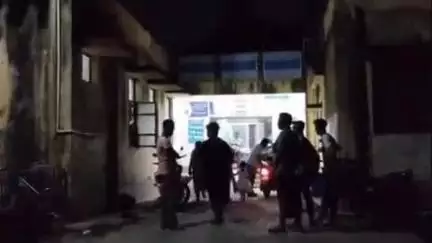 হাড়োয়া: চৌধুরী চক এলাকায় বিষধর সাপের কামড়ে অসুস্থ বৃদ্ধা প্রাণে বাঁচলেন হাসপাতালে দ্রুত চিকিৎসার জন্য
