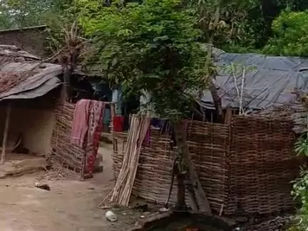 This is the Mathur Panchayat's public, when is 20 my mother got a house and took bribe from her, so he died in heaven, d