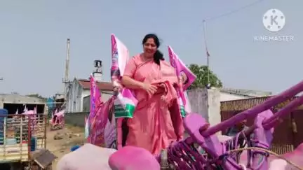 దంతాలపల్లి: ఎలుకతుర్తి BRS రజతోత్సవ సభకు ఎడ్లబండ్లతో తరలిన పార్టీ శ్రేణులు, దంతాలపల్లిలో ఘనస్వాగతం పలికిన మాజీమంత్రి ,సత్యవతి రాథోడ్