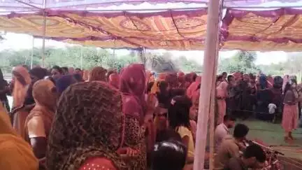 सुनेल क्षेत्र के गुराडिया गांव में श्रीमद भागवत कथा में उमड़े श्रद्धालु