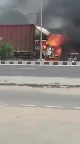 The recent fire that broke out in a truck on NH 48 was brought under control by BML Munjal University Fire Mahender
