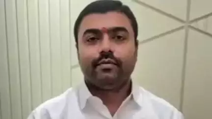 सोनपेठ: सोनपेठभूषण ह.भ.प. सोमनाथ महाराज बदाले यांची "कोण होणार महाराष्ट्राचा लाडका कीर्तनकार" दुसरे फेरीत निवड : आ. राजेश विटेकर