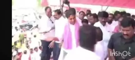 ఎల్కతుర్తి: ఎల్కతుర్తి మండలం చింతలపల్లిలో ఈ నెల 27న బిఆర్ఎస్ పార్టీ నిర్వహించబోయే రజతోత్సవ సభ ప్రాంగణాన్ని పరిశీలించిన కేటీఆర్