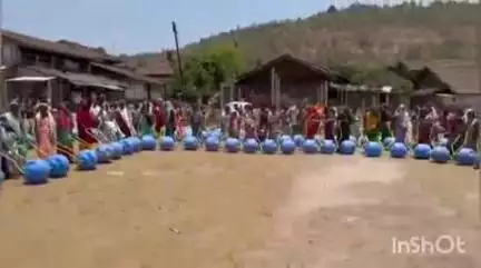 सुरगाणा: खोकरविहीर येथील 200 कुटूंबांना चलचक्री मिळाल्याने महिलांच्या डोक्यावरील हंडा उतरला