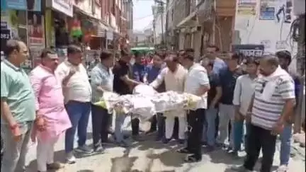 कश्मीर में पहलगाम में हुए आतंकी हमले के खिलाफ भाजपाइयों ने किया प्रदर्शन, फूंका आतंकवाद का पुतला
संदीप दहिया