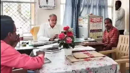 మర్రిగూడ: మండలంలోని 18 గ్రామాలలో ఉపాధి హామీ పనులలో అవకతవకలు, ఎంపీడీవో పై విచారణ చేపట్టిన జడ్పీ డిప్యూటీ సీఈవో శ్రీనివాసరావు