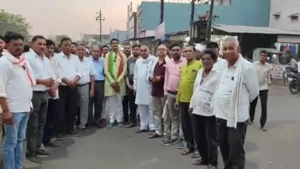 हरसूद: मृतकों की आत्म शांति के लिए 2 मिनट का मोन रख श्रद्धांजलि अर्पित की