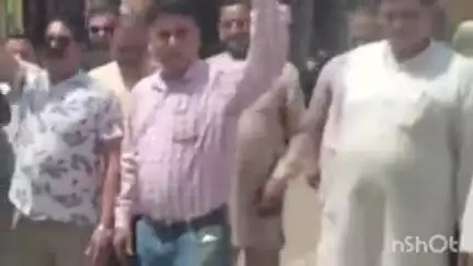 नगरोटा सूरियां: पहलगाम में आतंकवादियों द्वारा किए गए हमले के खिलाफ नगरोटा सूरियां में स्थानीय लोगों ने आतंकवाद का फूंका पुतला