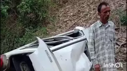 कोटगढ़: कुमारसेन: मोगड़ा पंचायत के समीप फलधार में कार दुर्घटनाग्रस्त, तीन लोग जख्मी, अस्पताल में उपचाराधीन
