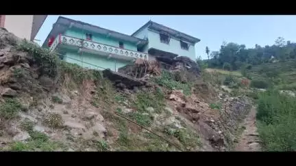 मुनस्यारी: मुनस्यारी विकासखंड के आपदा प्रभावित गांव की भूगर्भीय जांच जारी