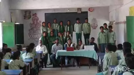 पिपरा: सतरोनंत उच्च विद्यालय पीपरा में बाल संसद के लिए छात्रों ने प्रधानमंत्री का चुनाव किया