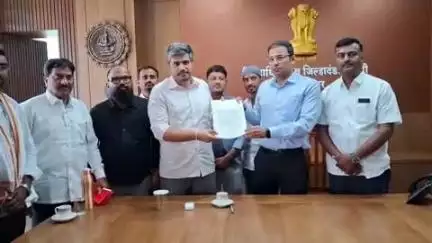 जामखेड: राष्ट्रवादी काँग्रेस शरदचंद्र पवार पक्षाचे आमदार रोहित पवार यांनी विविध विषयांबाबत घेतली जिल्हाधिकाऱ्यांची भेट