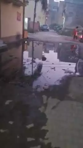ye video kniska enclave ki Hai yha mkn Kai age pank bhra hya hua gnda koi action nhi le  rha Hai isko shi krnae ki kripy