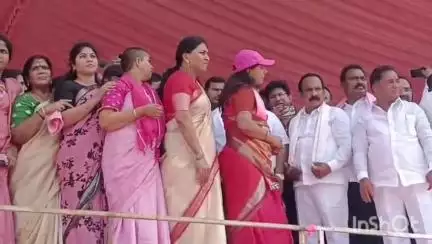 ఎల్కతుర్తి: చింతలపల్లిలో బీఆర్ఎస్ రజతోత్సవ సభ ప్రాంగణాన్ని పరిశీలించిన MLC కవిత