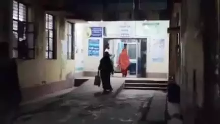 হাড়োয়া: উচিলদহ এলাকায় মদ্যপানের প্রতিবাদ করায় স্বামীর হাতে আক্রান্ত গৃহবধূ