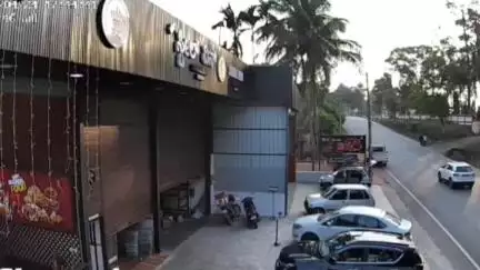 ಗೋಣಿಕೊಪ್ಪಲಿನಲ್ಲಿ ಇನೋವಾ ಕಾರ್ ಹಾಗೂ ಪಿಕಪ್ ಜೀಪ್  ನಡುವೆ ಅಪಘಾತ