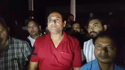 जम्मू कश्मीर की घटना के बाद सैदनगली मैं भाजपा नेता व व्यापारियों ने काली पट्टी बांधकर निकाला कैंडल मार्च