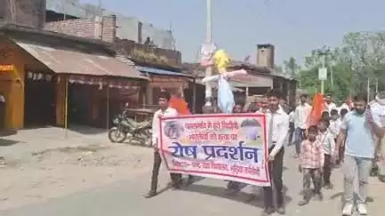 पहलगाम में पर्यटकों पर हुए हमले से जनता में फूटा आक्रोश।