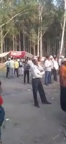 हरिद्वार: Kirby majdoor ka apni mangon ko lekar kirby company ke khilaf narebaji prashasan bhi Kam nahin a rahe hain sidikul h.d.r
