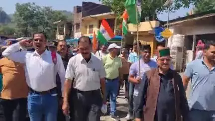 लडभड़ोल: पहलगाम आतंकी हमले के विरोध में लडभड़ोल में फूटा लोगों का गुस्सा, विशाल रोष रैली निकालकर की नारेबाज़ी