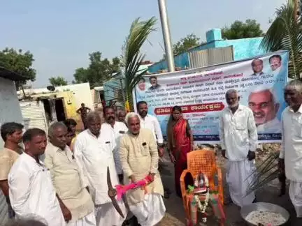 ಬೀಳಗಿ: ಅರಕೇರಿ ಗ್ರಾಮ ಸೇರಿ ವಿವಿಧ ಗ್ರಾಮಗಳಲ್ಲಿ ಅಭಿವೃದ್ಧಿ ಕಾಮಗಾರಿಗಳಿಗೆ ಭೂಮಿ ಪೂಜೆ ನೆರವೇರಿಸಿದ ಶಾಸಕ ಜೆ.ಟಿ‌.ಪಾಟೀಲ್