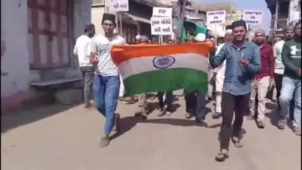વસો: બ્રાન્ચ શાળાથી જુમ્મા મસ્જિદ સુધી મુસ્લિમ સમાજ દ્વારા મૌન રેલી કાઢી આતંકી હુમલામાં મૃત્યુ પામનારને શ્રદ્ધાંજલિ અપાઈ