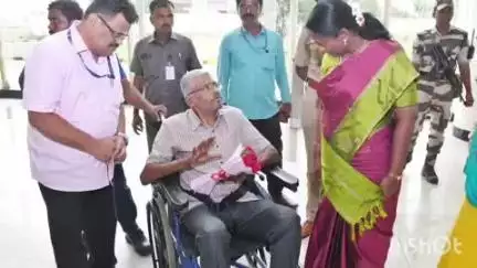 திருப்பரங்குன்றம்: காஷ்மீர் பஹல்காமில் இருந்து மதுரை வந்த நபரை விமான நிலையத்தில் வரவேற்ற மதுரை மாவட்ட ஆட்சியர்