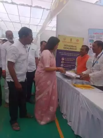 परभणी-मा.नाआ. राज्यमंत्री, पालकमंत्री श्रीमती मेघना साकोरे- बोर्डीकर यांच्या संकल्पनेतून सेलू येथे" सेवा संकल्प सर्व रोग निदान, महाआरोग्य शिबिर , आयईसी प्रदर्शनीचे" आयोजन.
