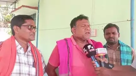 ଟିଟିଲାଗଡ: ତୁଷୁରା ରେ ଲୋକେ ପାଉ ନାହାନ୍ତି ପାଣି ଅଭିଯୋଗ କଲେ ଯନ୍ତ୍ରୀ ଦେଖାଉଛନ୍ତି ନାଲୀ ଆଖି, ପ୍ରତିକ୍ରିୟା ଦେଲେ ୨ ଜଣ ଅଭିଯୋଗ କାରି# jansamasya